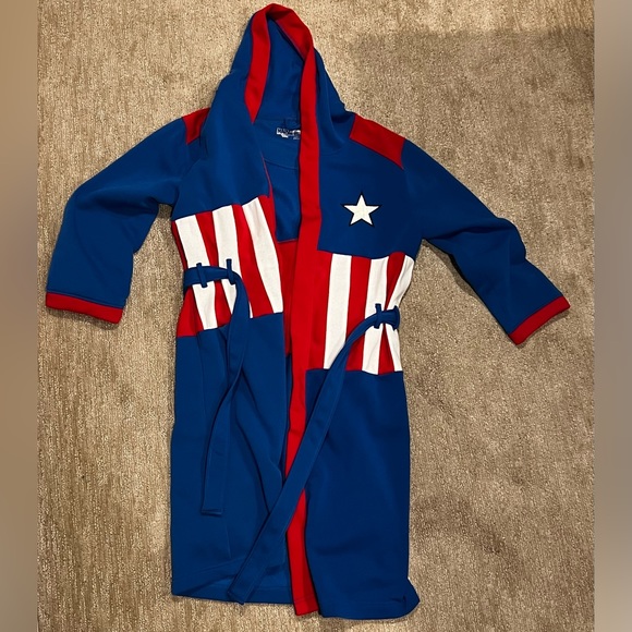 Captain America Robe 🫡🇺🇸 - Picture 1 of 2